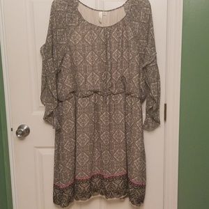 Black and off white dress with pink highlight